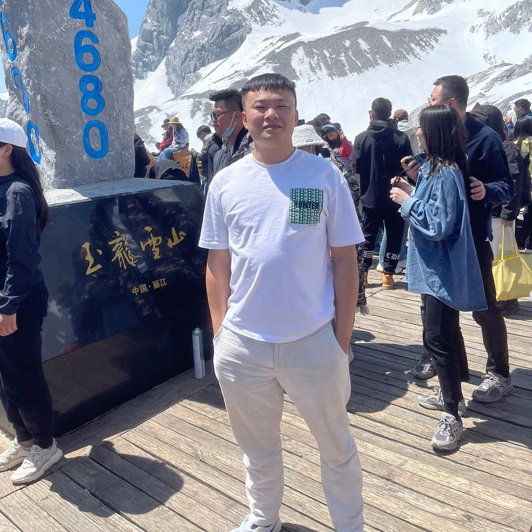 饶平县爱客电子商行，张哲雄。