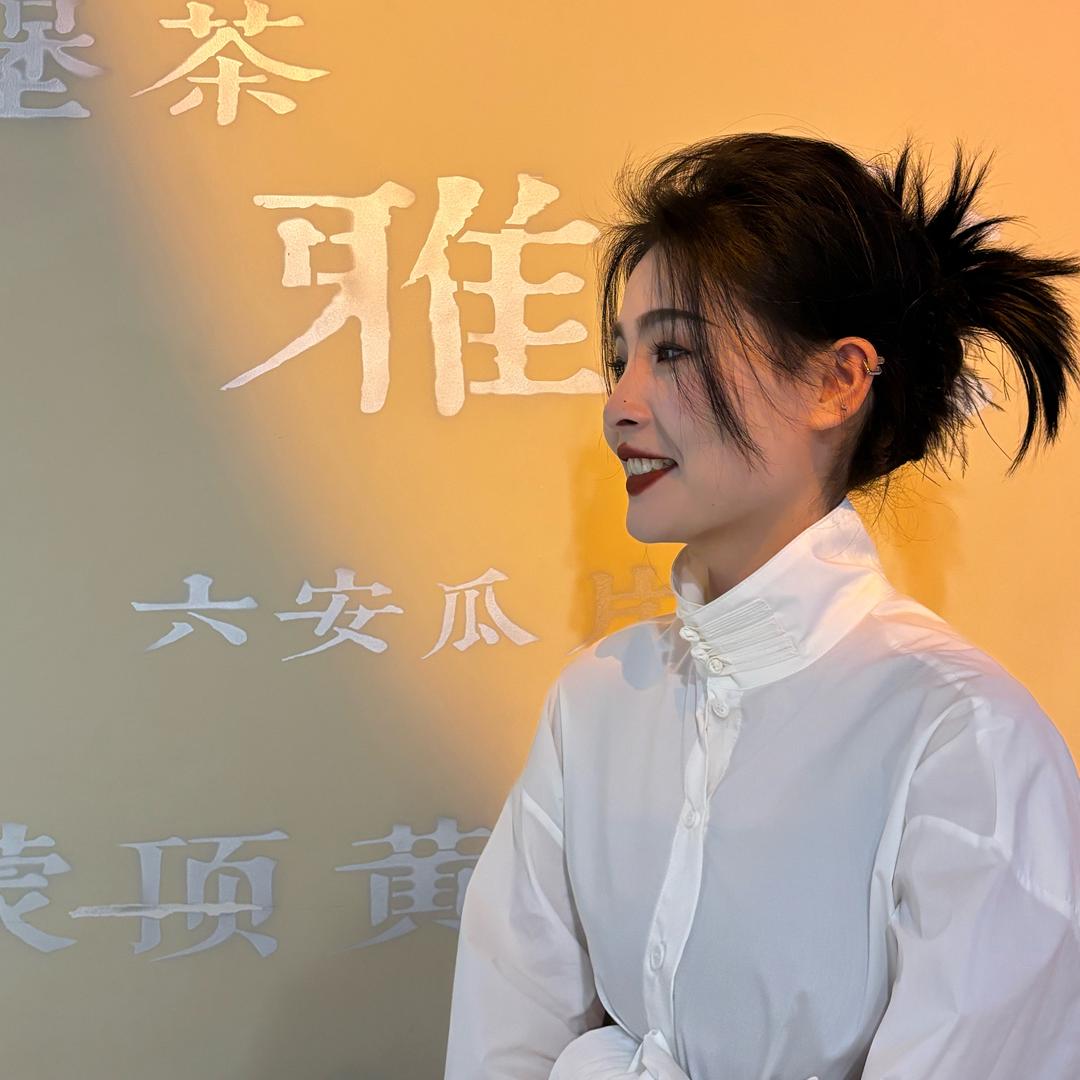张梅梅 （户外冲锋衣）