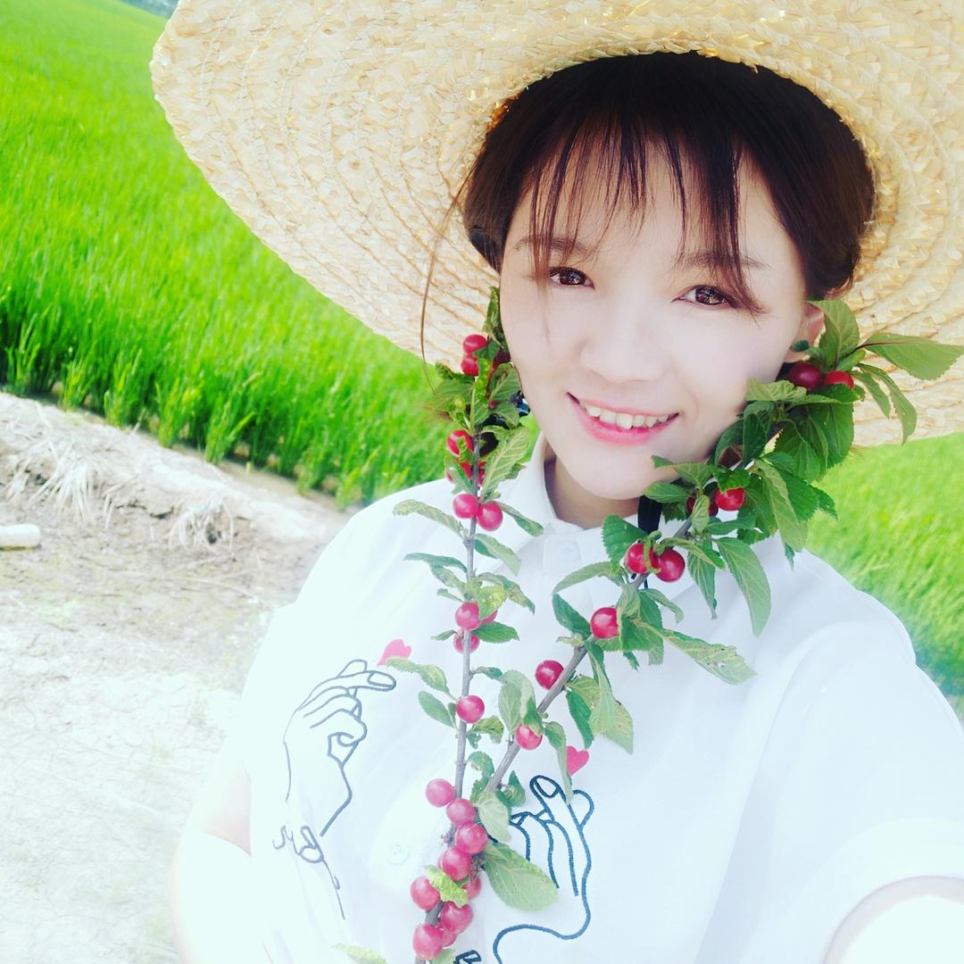 田埂上的引路人小陈