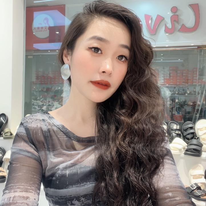 飞姐：新天地贵族女鞋