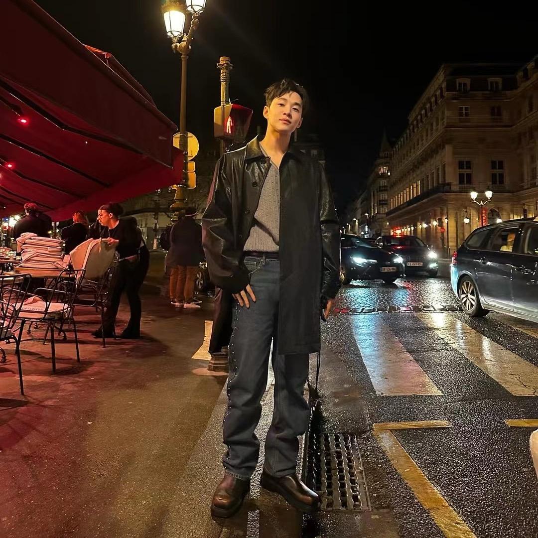 爱笑的黄鹏（自闭版）