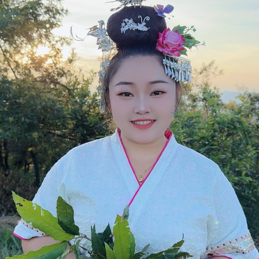 村姑阿朵