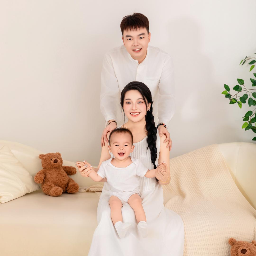 楠齐夫妇·👨‍👩‍👧