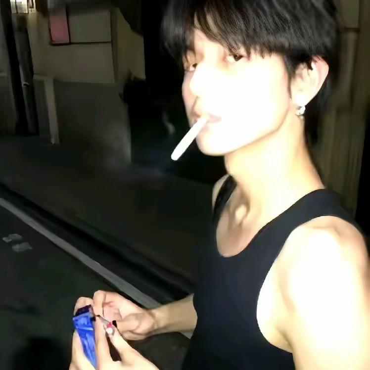 逍毜