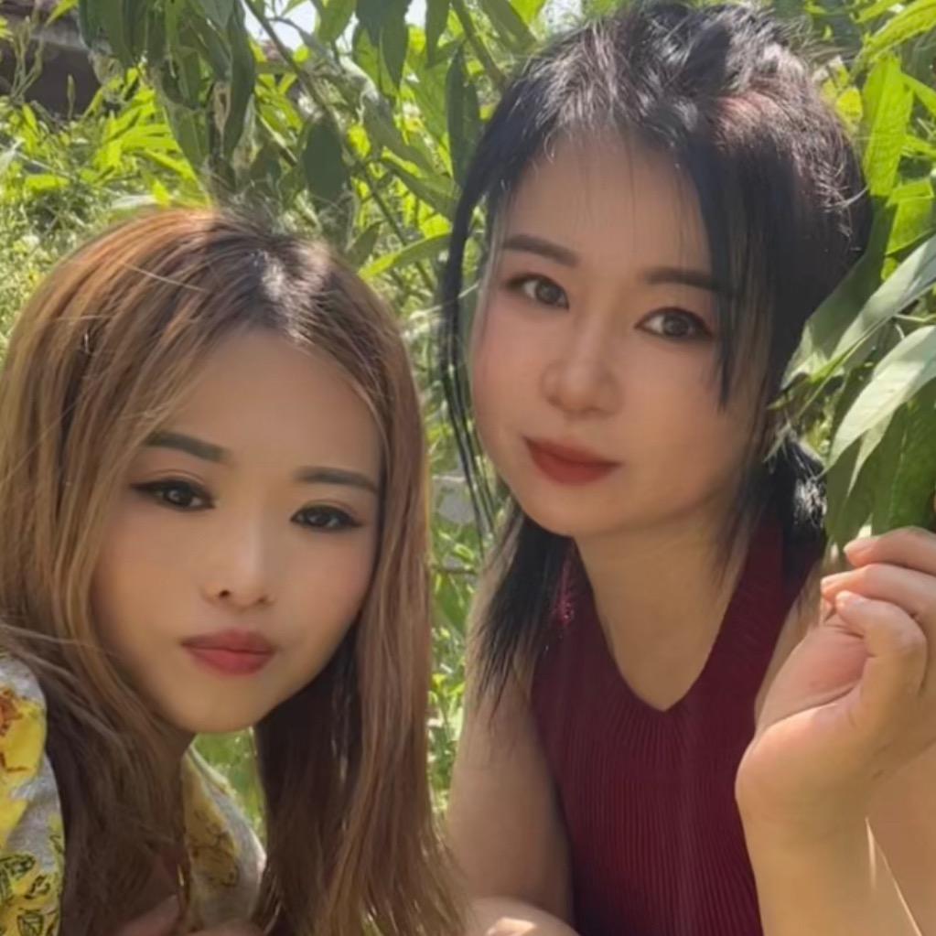 农村两姐妹
