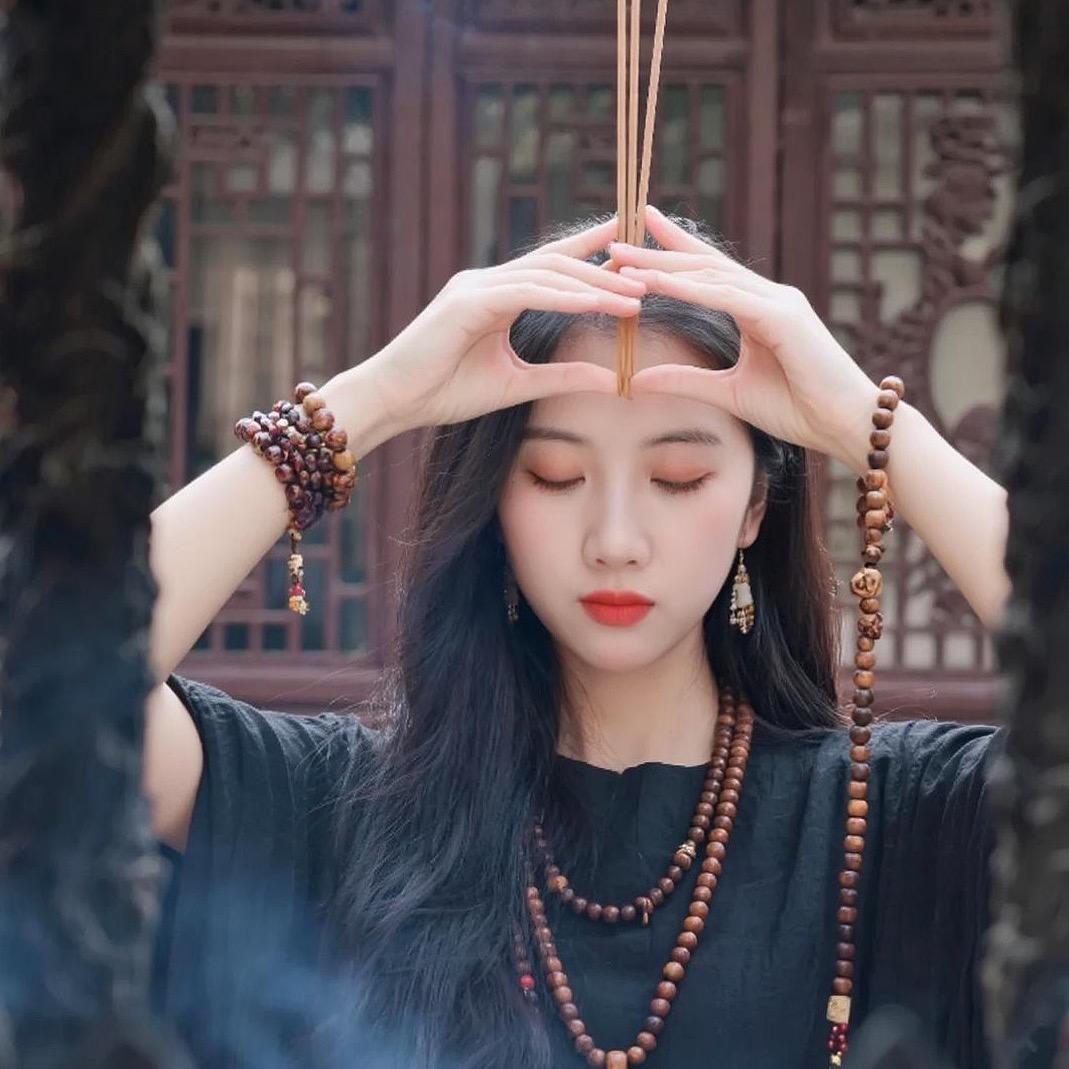 平平淡淡两个人