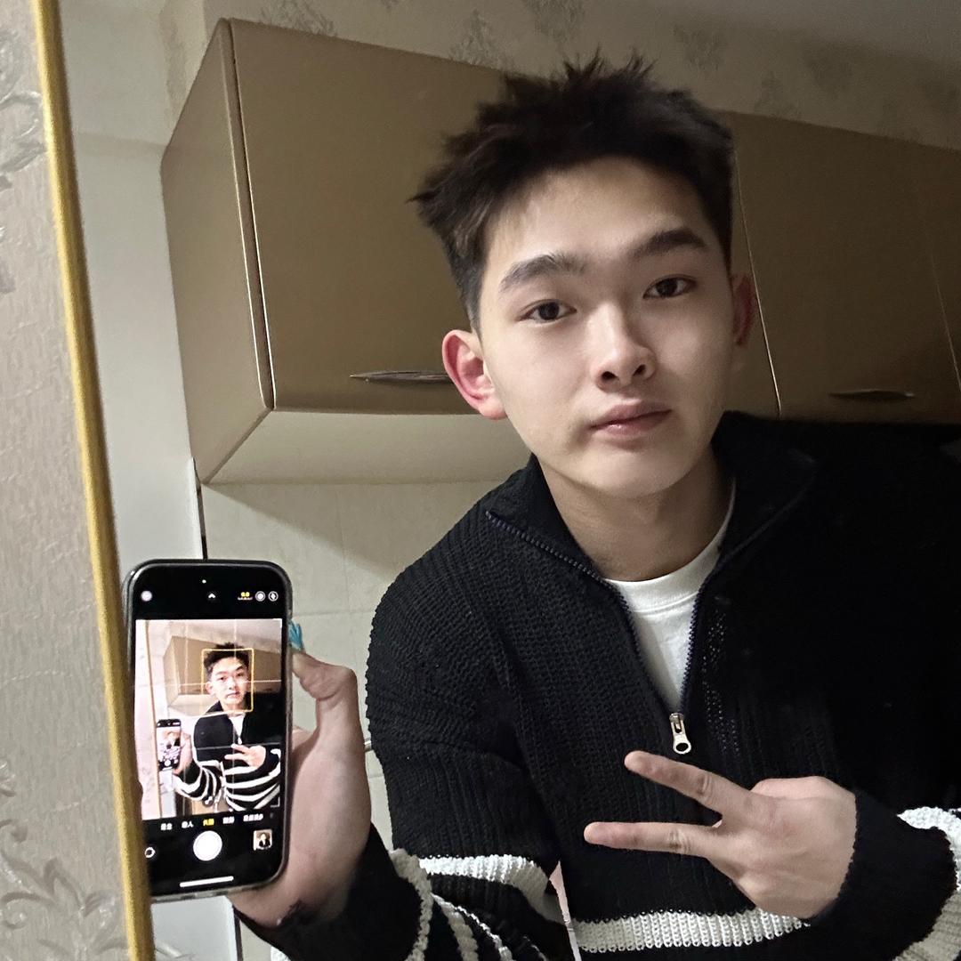 小志.