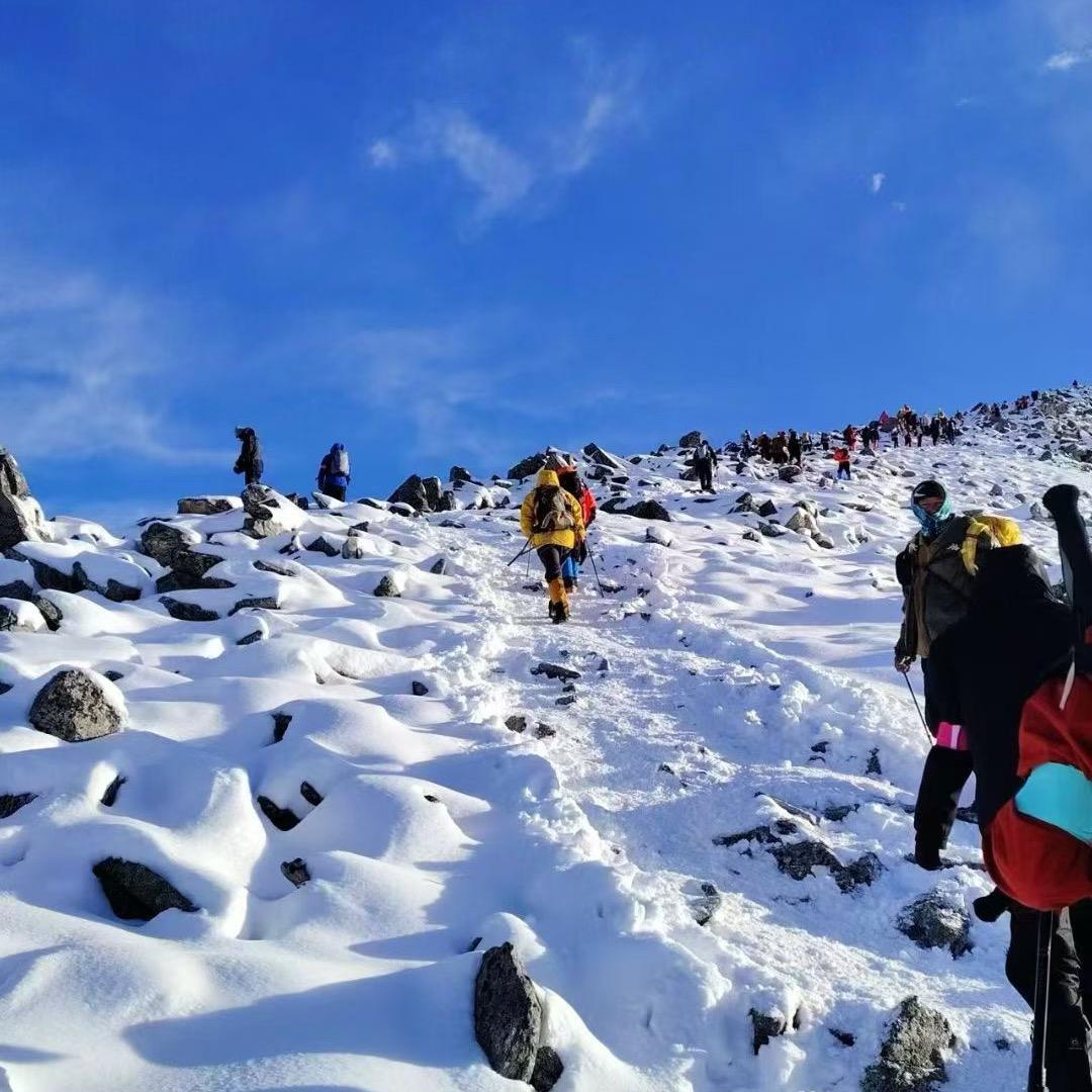 f.f雪山领队（线路咨询  报名