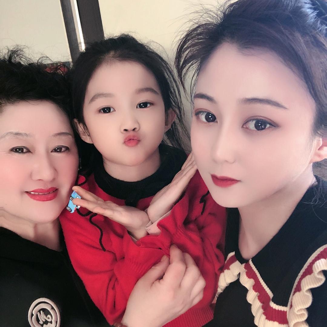 东北爱美食二姐