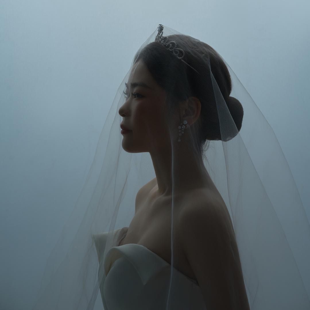 这丫头姓邹