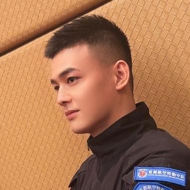兵哥龙少🇨🇳