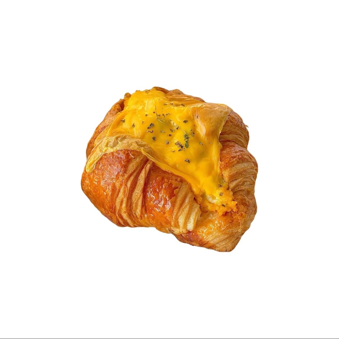 黄油蒜香帕玛森芝士火腿鸡蛋沙拉可颂🥐