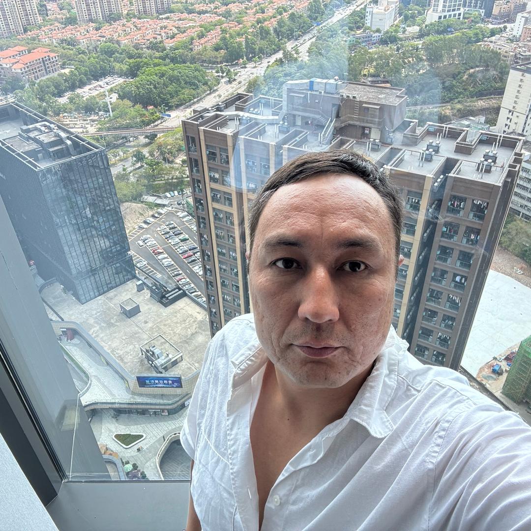 俄罗斯女鞋商，寻找合作工厂。欢迎联系！