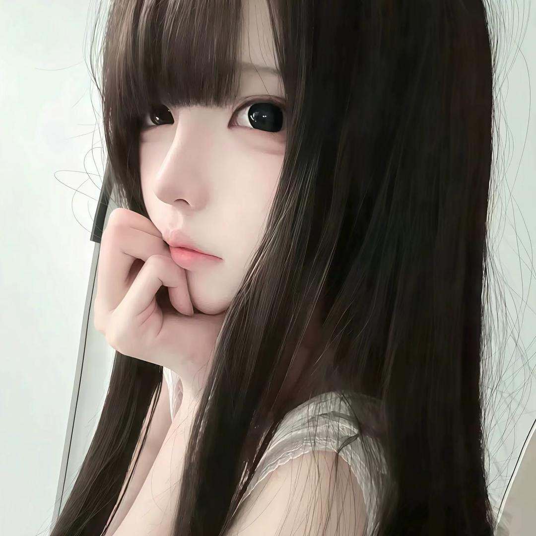 雨痕划过脸颊.