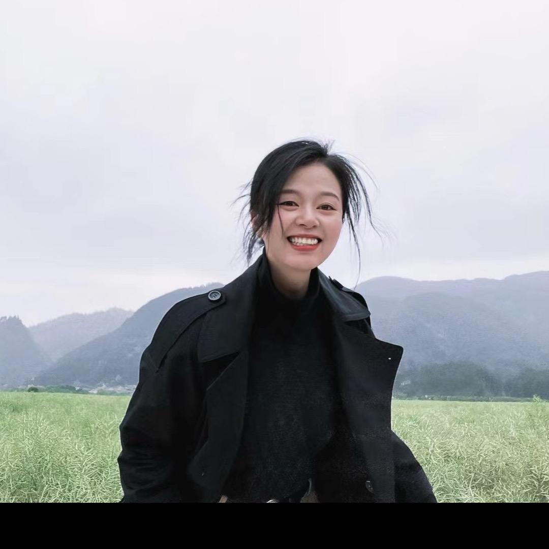 爱化妆的小圆子