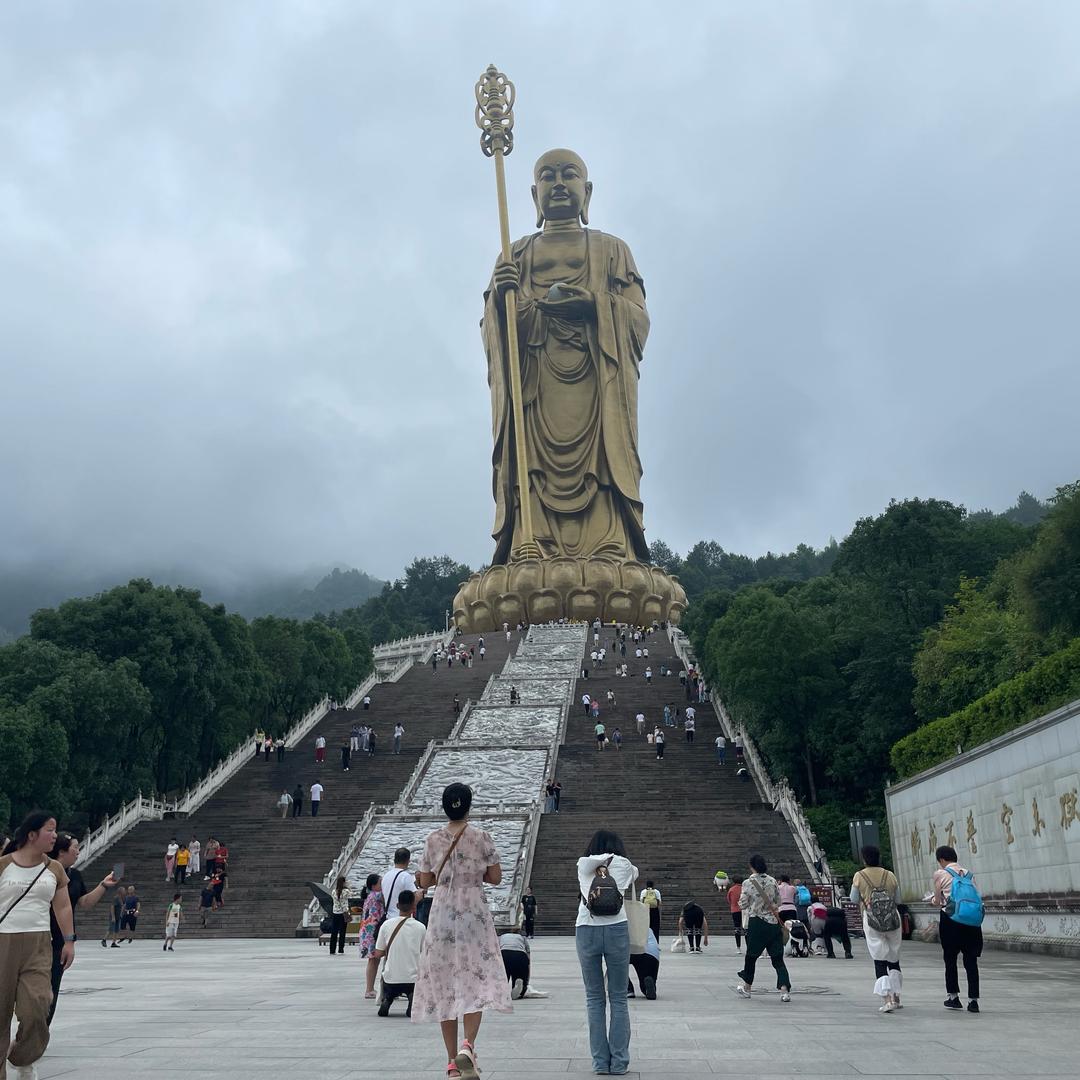 九华山钦宸-广结善缘