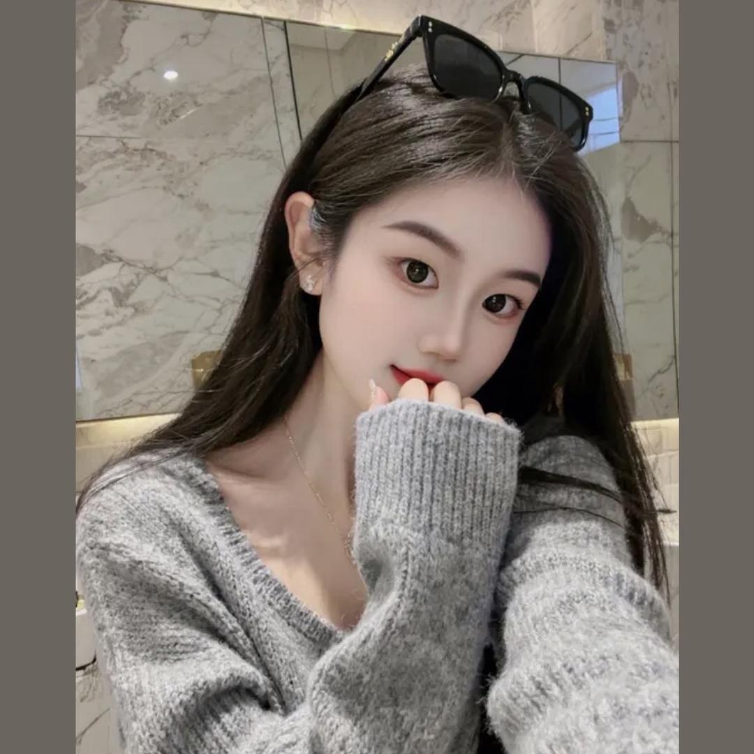 小美💋✨（官必茴）