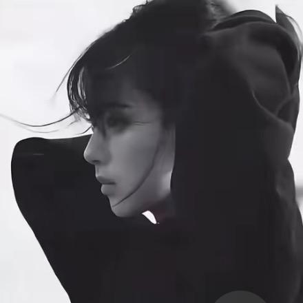 + 𝐓