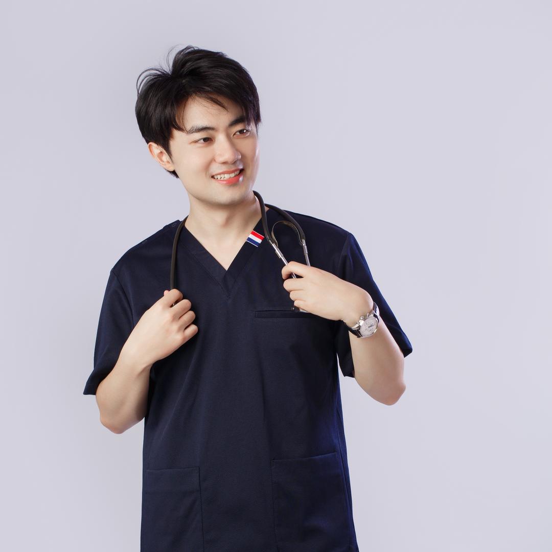 医学博士汪苇杭