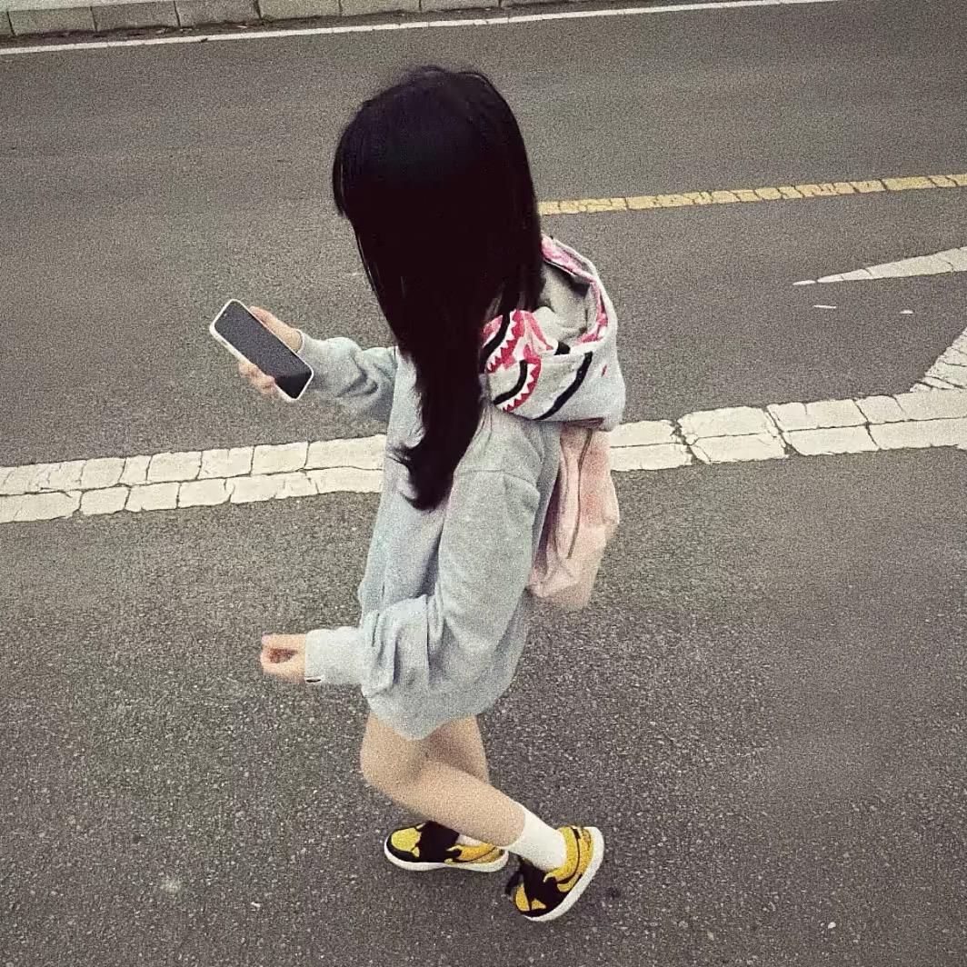 小y.