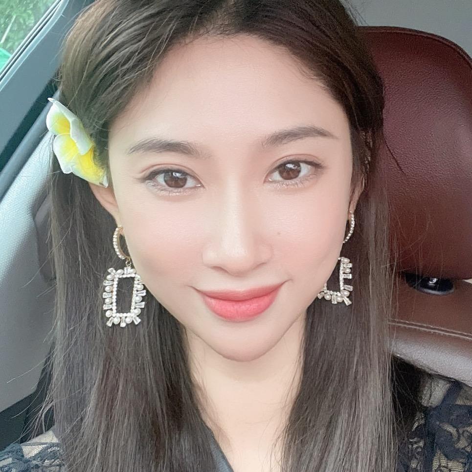 妍小姐呀