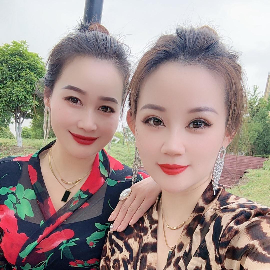 Yi  Yi漂亮