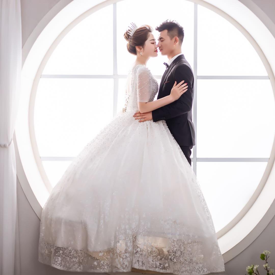 盐都冈中农贸卖蔬菜小曹