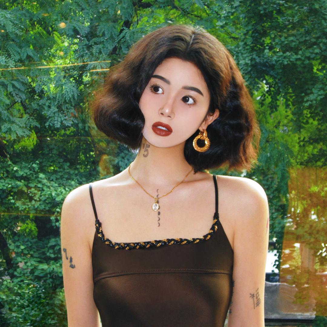 热情xi女士