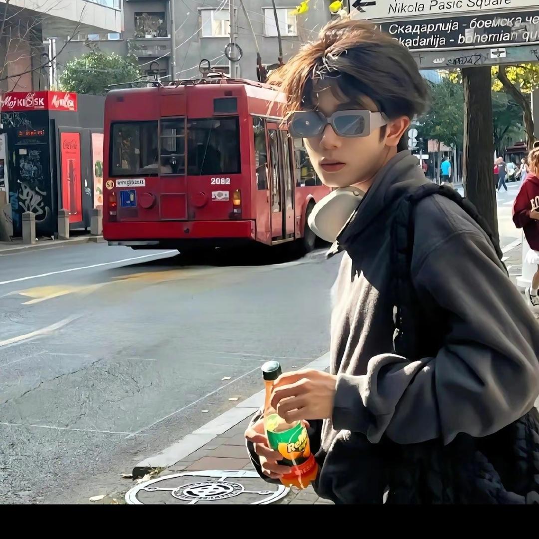 水枪呲尿呲谁谁叫