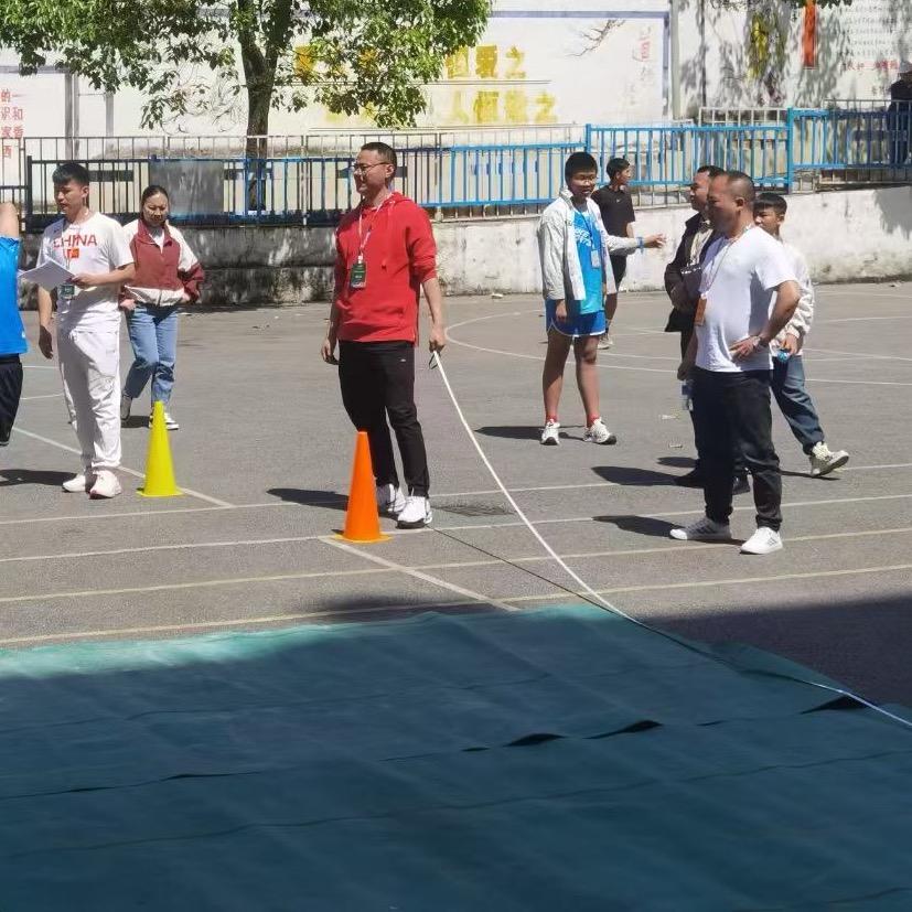 当班主任的体育老师