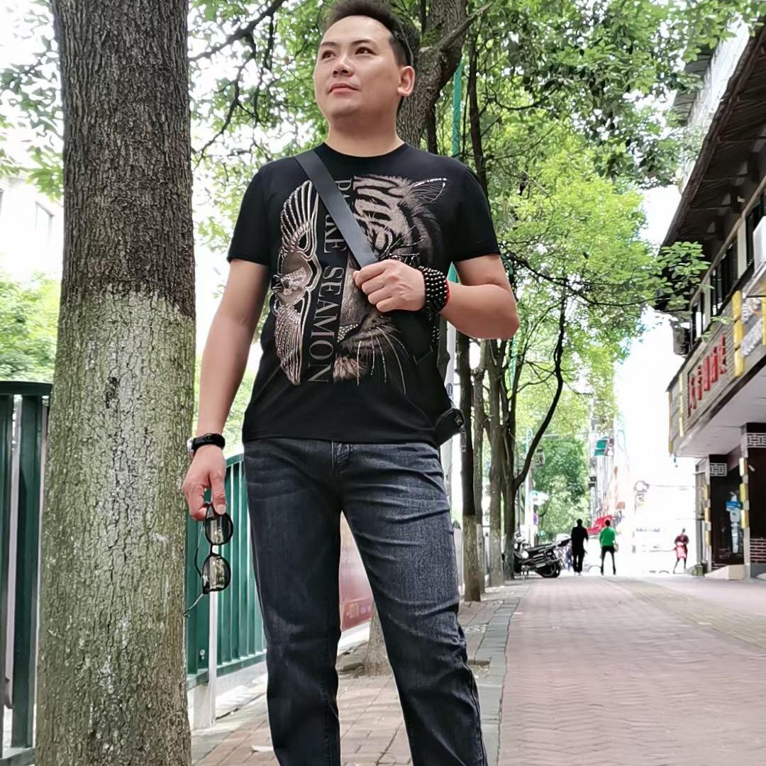 开阳县曾阿牛服装