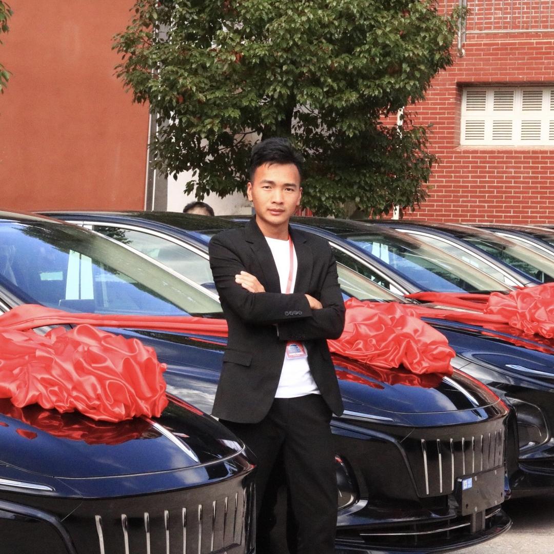 盛泓鑫瑞汽车