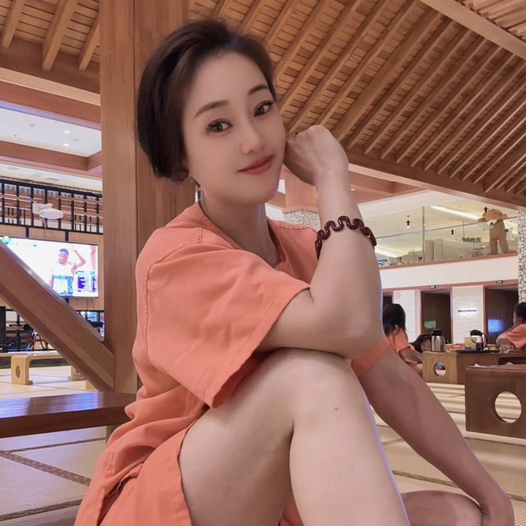 佐人的小妖怪 😜💋77年的 🐍女