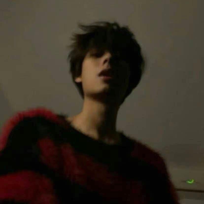 狂舔母蟑螂腋毛被公蟑螂追着用屎砸