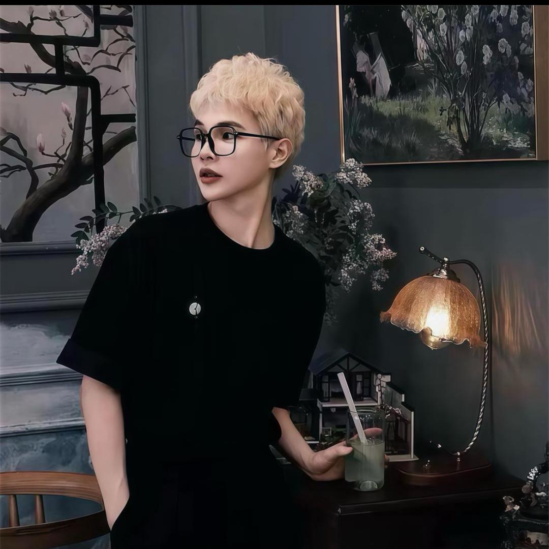 QIAOLA乔拉~（穿搭）