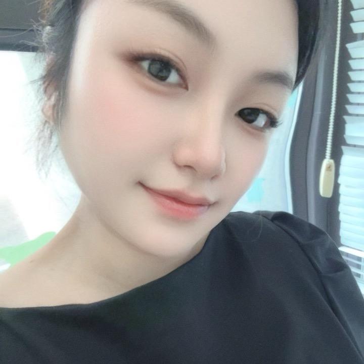 伤心的月月