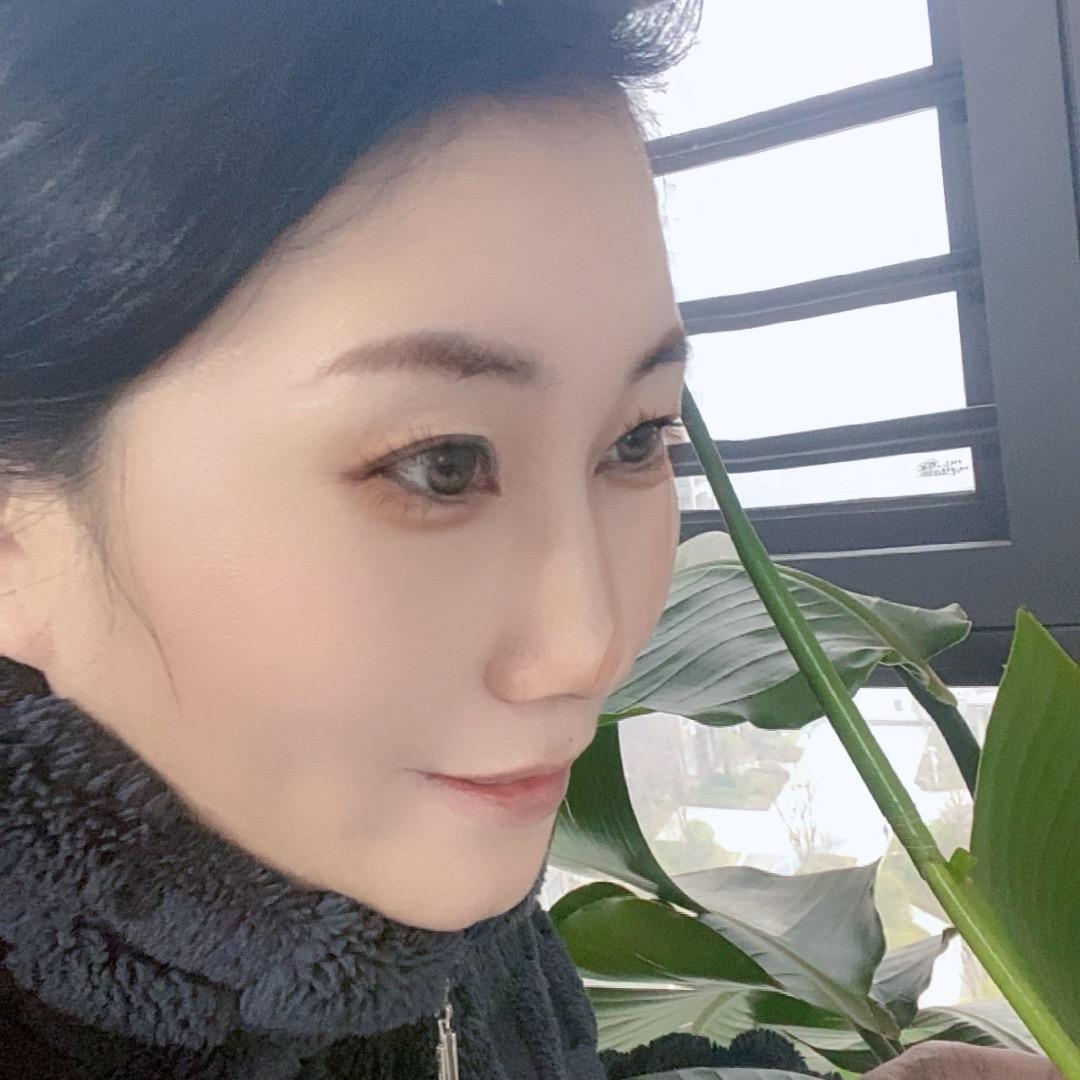 雯桐妈妈（首播🎙️来抖音创业啦🌹〉