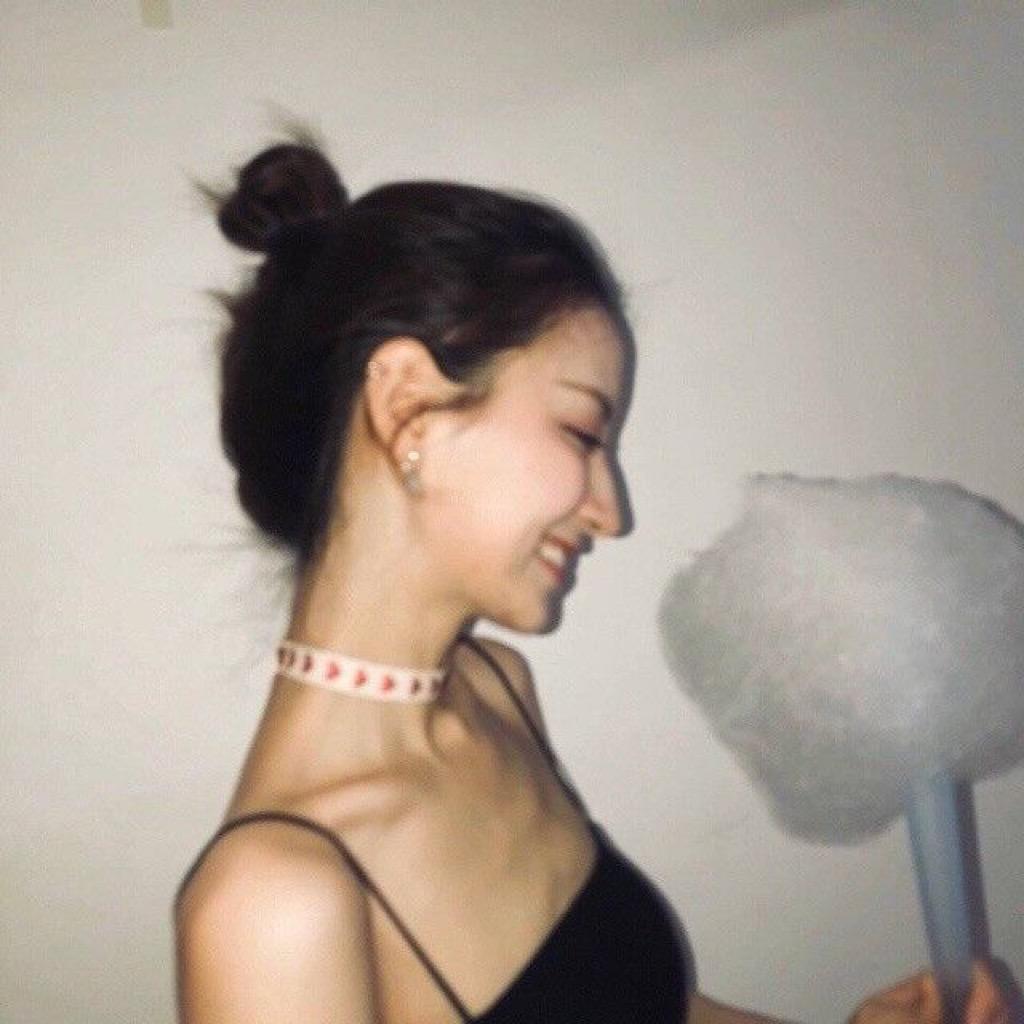 阿雯文静不文静-