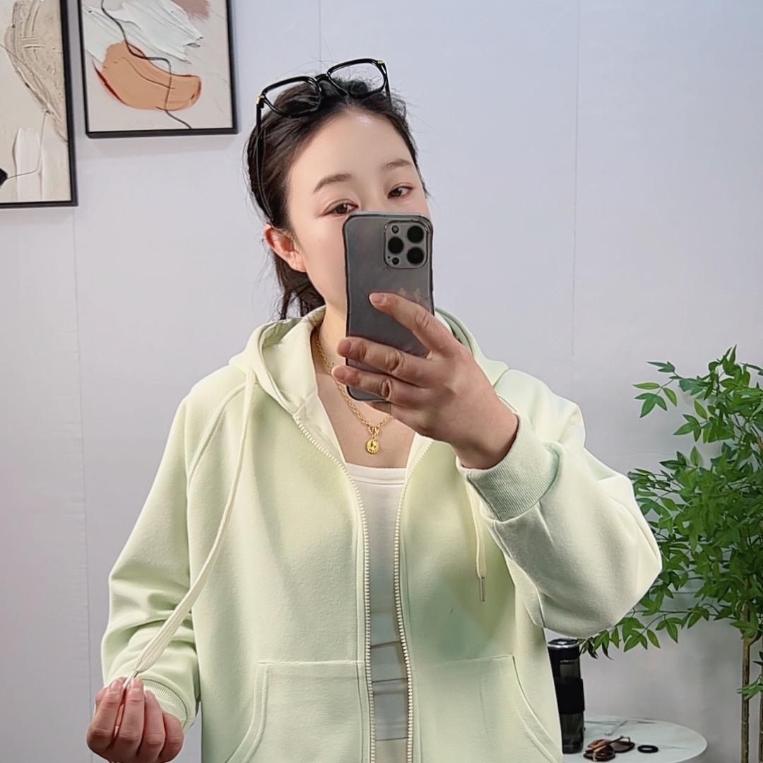希颜服装工厂店