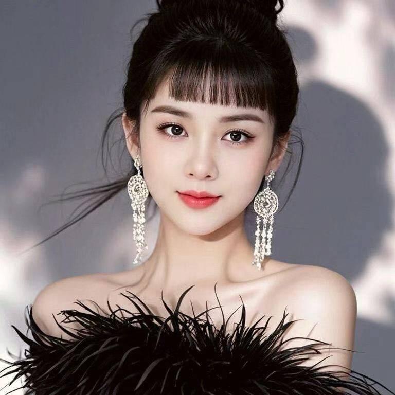 大眼妹晚8:50（开播号)