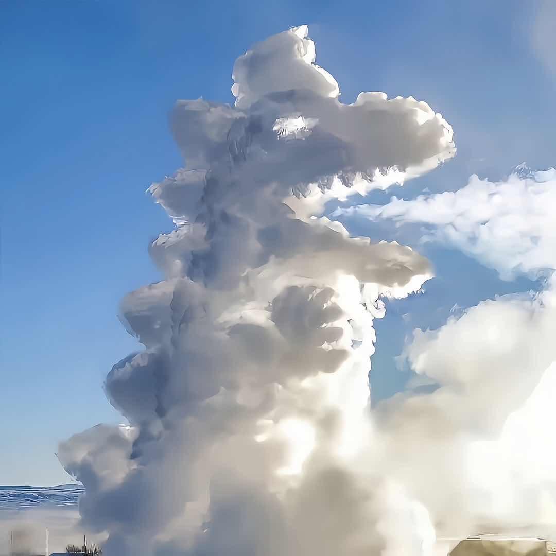 水天两色
