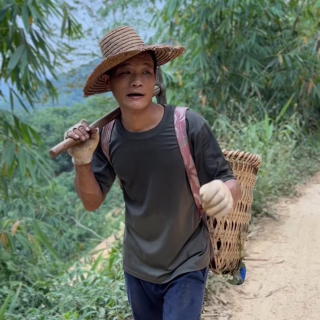 村长老范特产小店