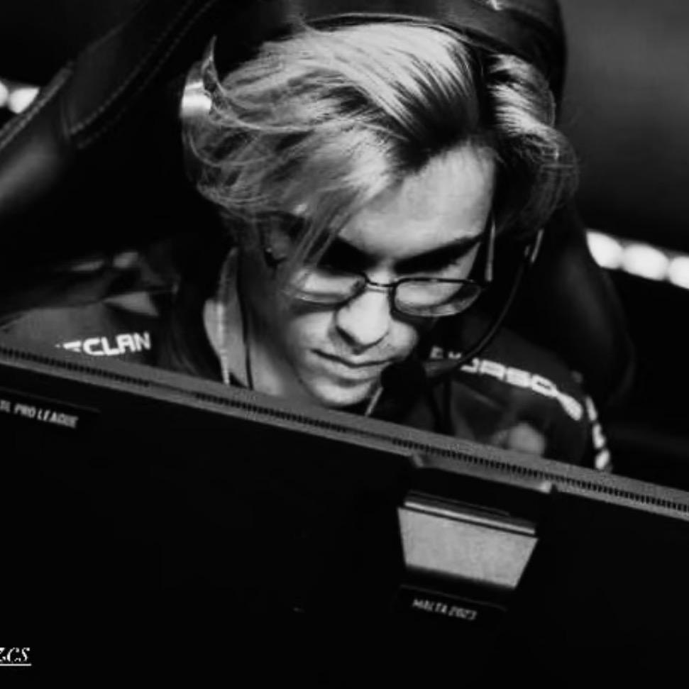 Faze TwistZZ 本人