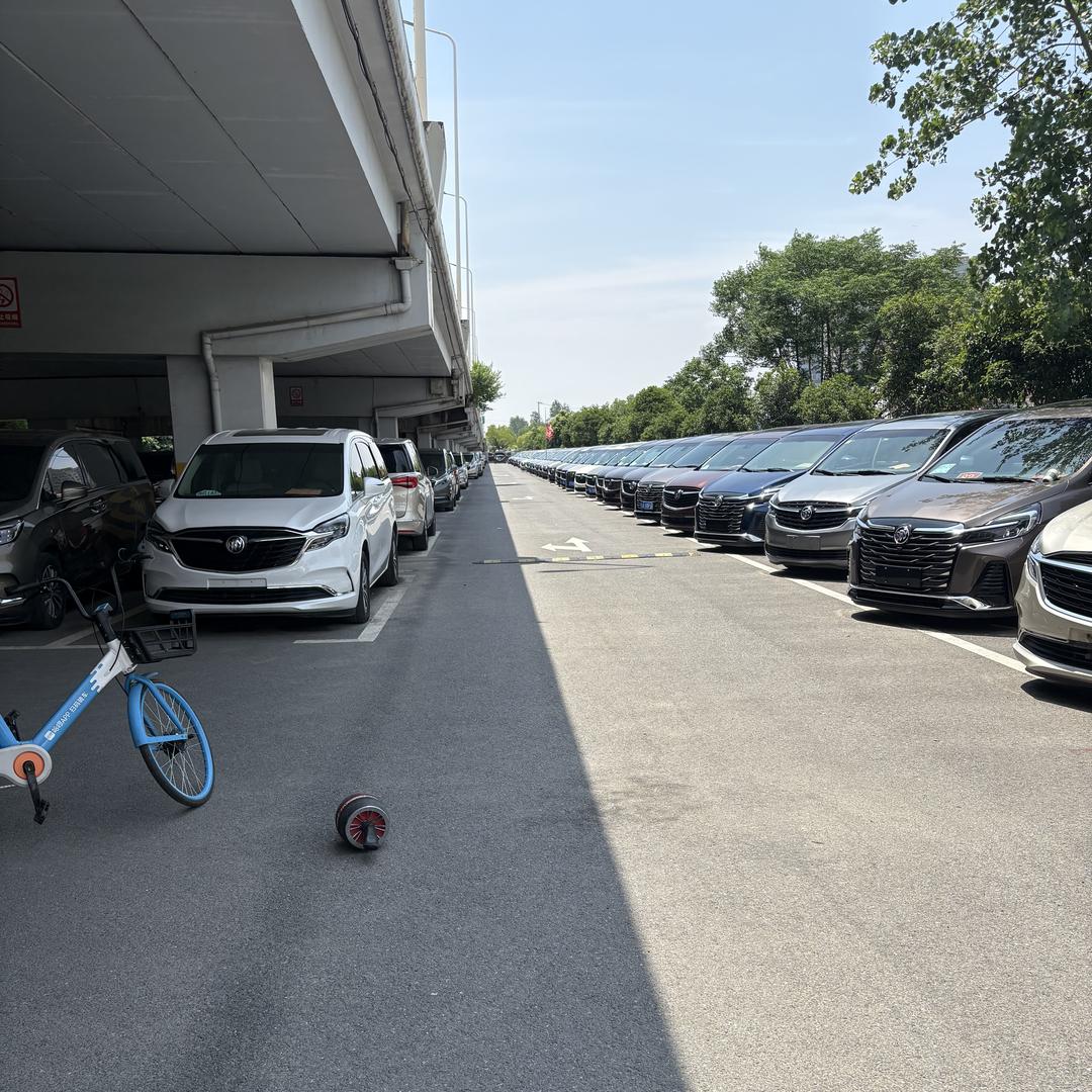 六哥商务车（柒佳壹）