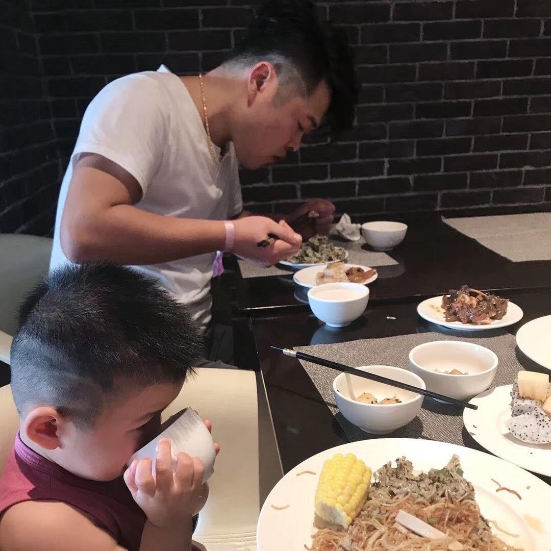 二妞烤骨头鲜肉烧烤怡和第一城店我是大鹏