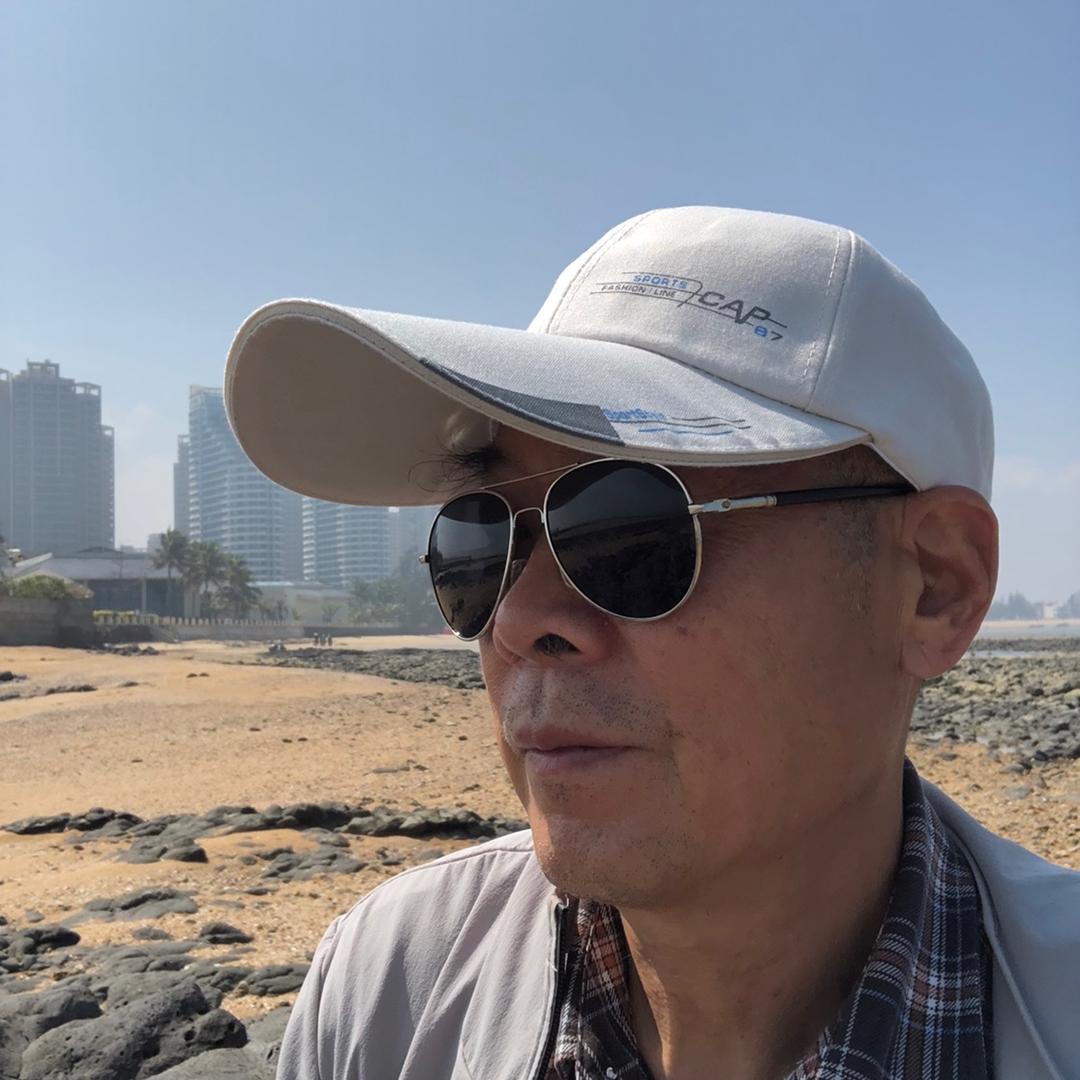爱唱歌的老张
