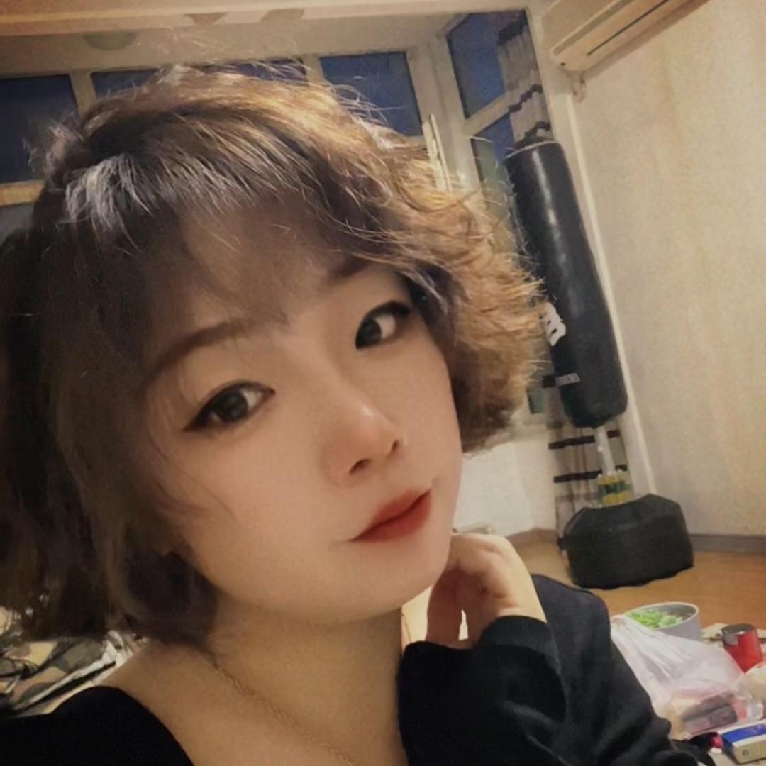 卖衣服的小姐姐🧍‍♀️
