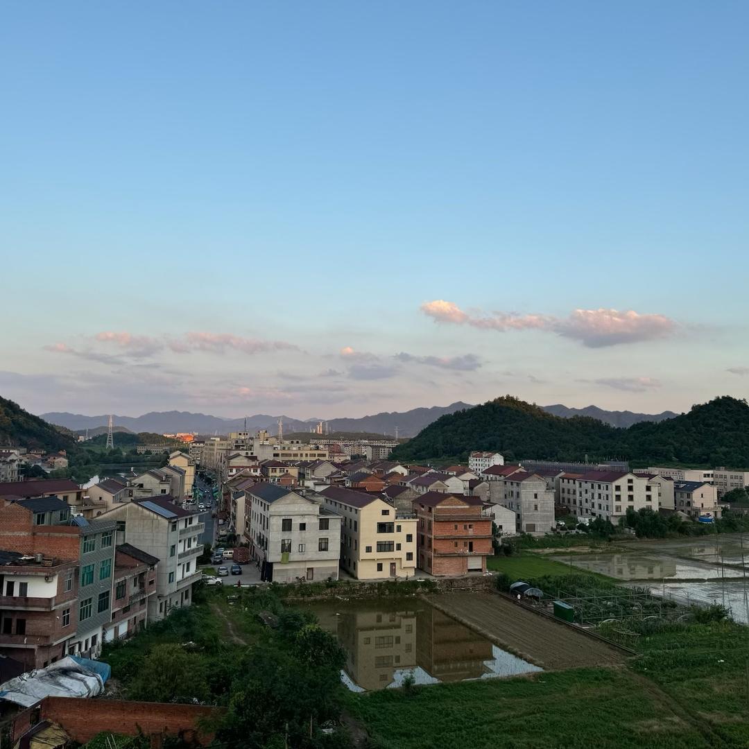 包^v^云想衣裳.花想容