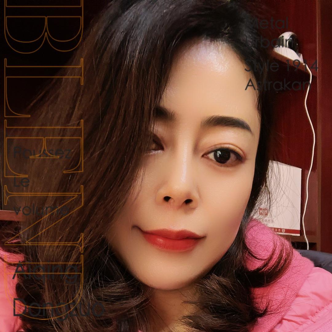 小何