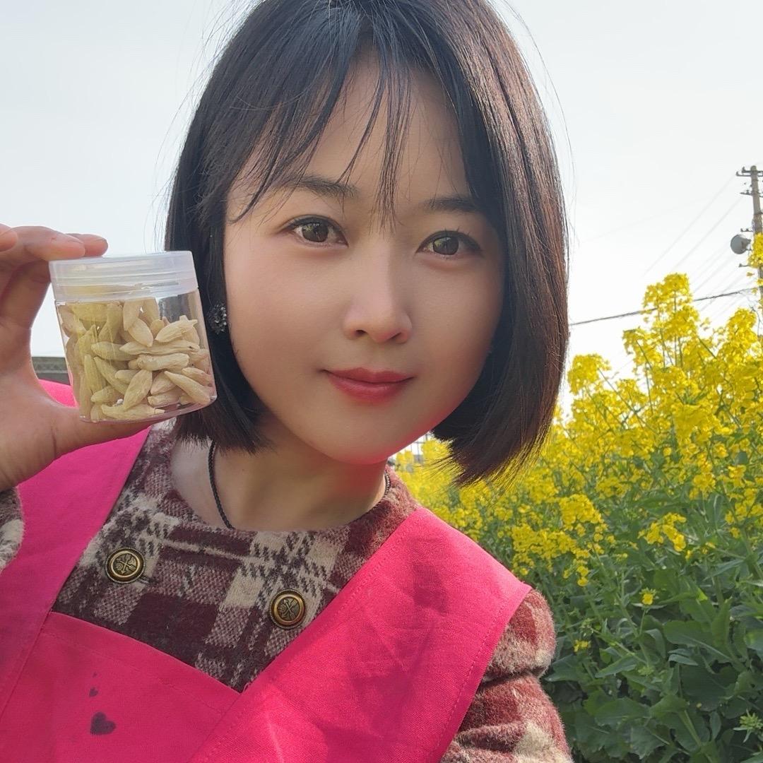 川麦儿 小红